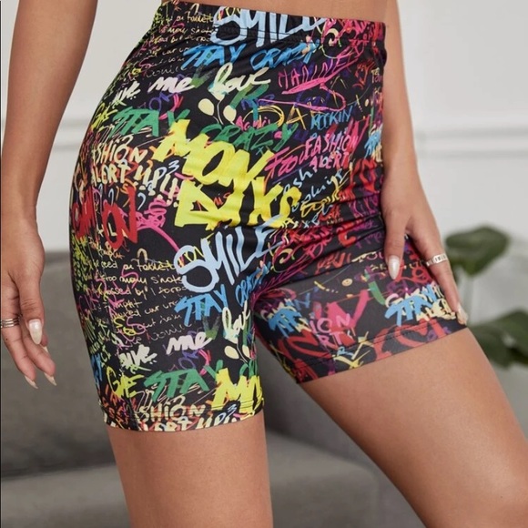 ๐๐ colorful graffiti baker shorts๐๐ - Picture 1 of 5